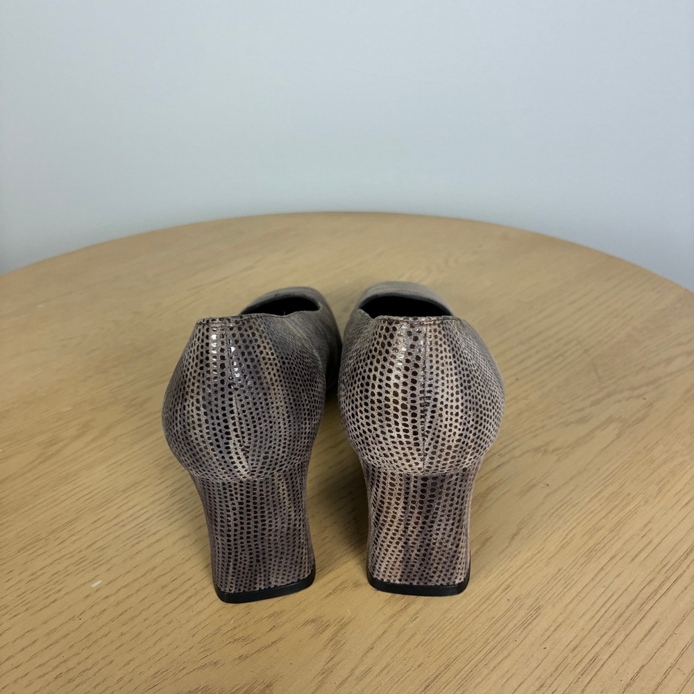 Stuart Weitzman Lizard Embossed Leather Square Toe Block Heel Pumps Women's 6 - Picture 5 of 8